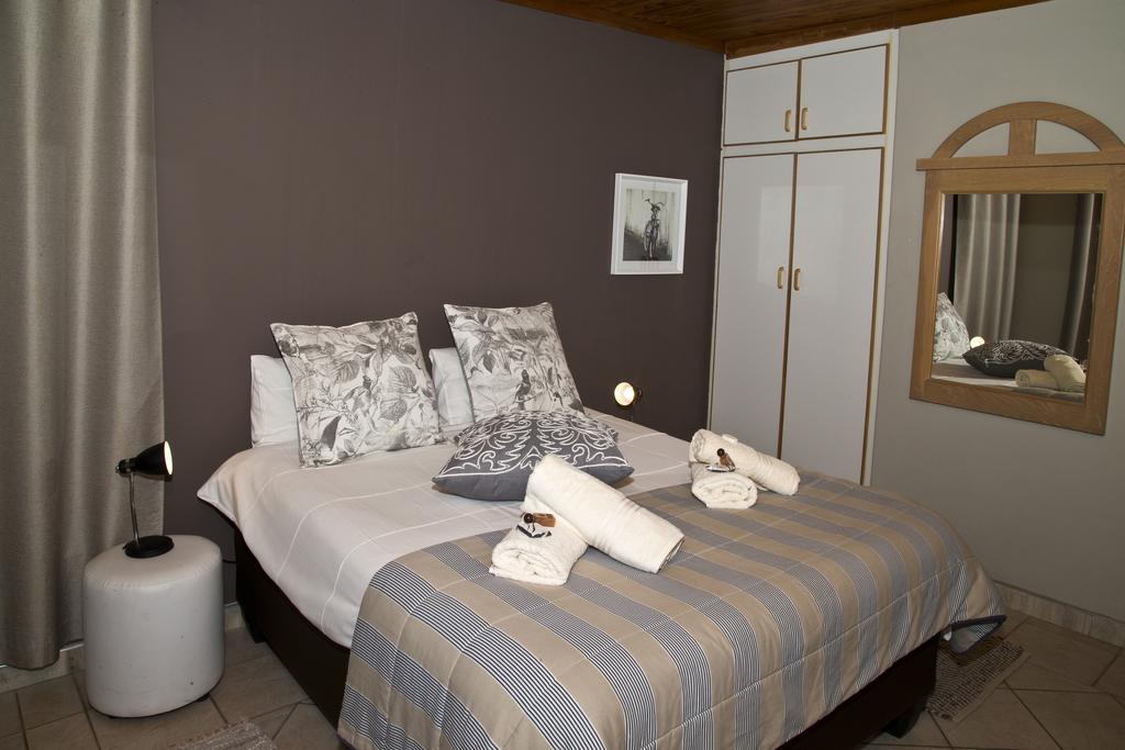 Out Of Africa Guesthouse Otjiwarongo Exterior foto