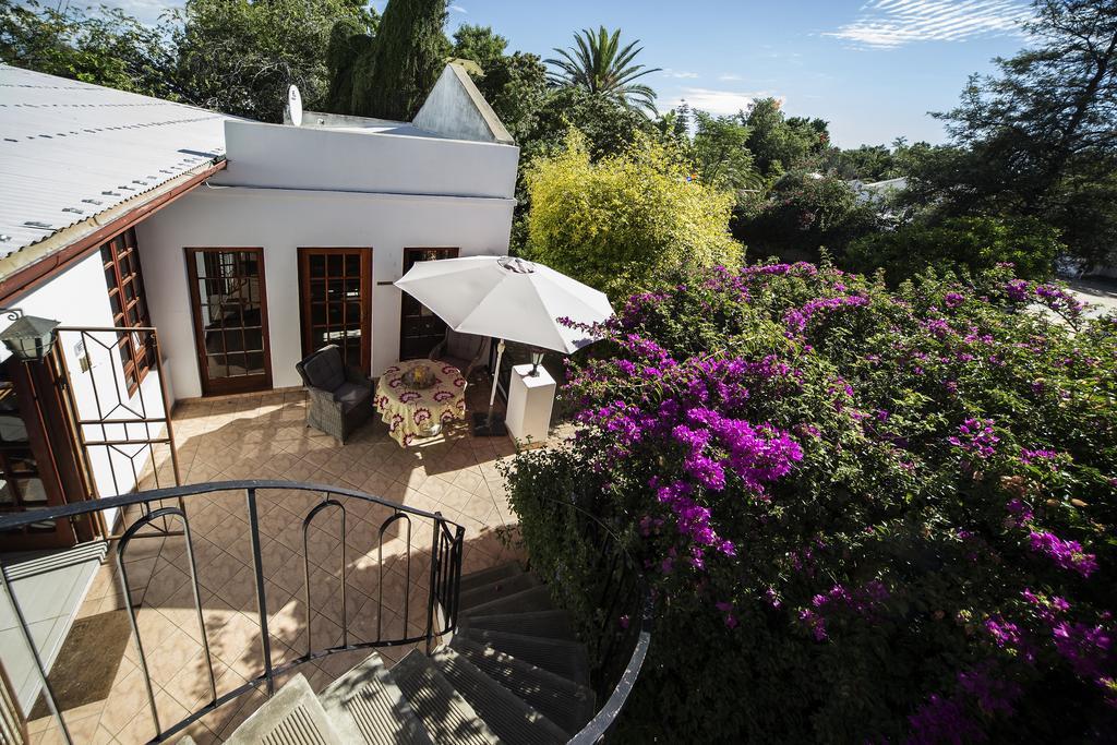 Out Of Africa Guesthouse Otjiwarongo Exterior foto