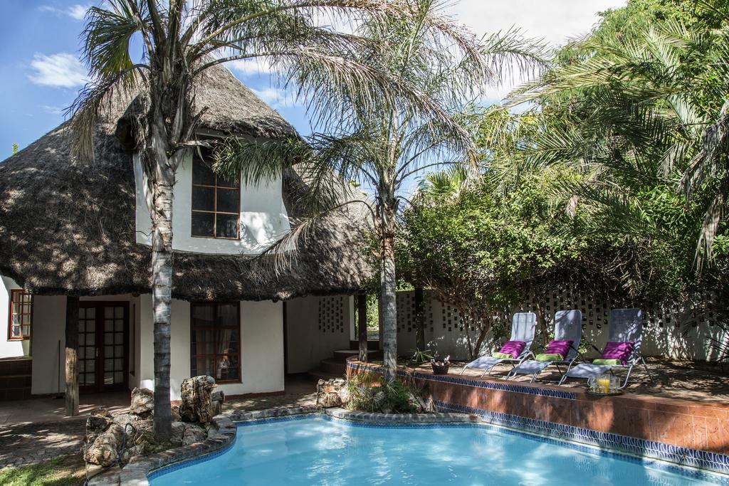 Out Of Africa Guesthouse Otjiwarongo Exterior foto